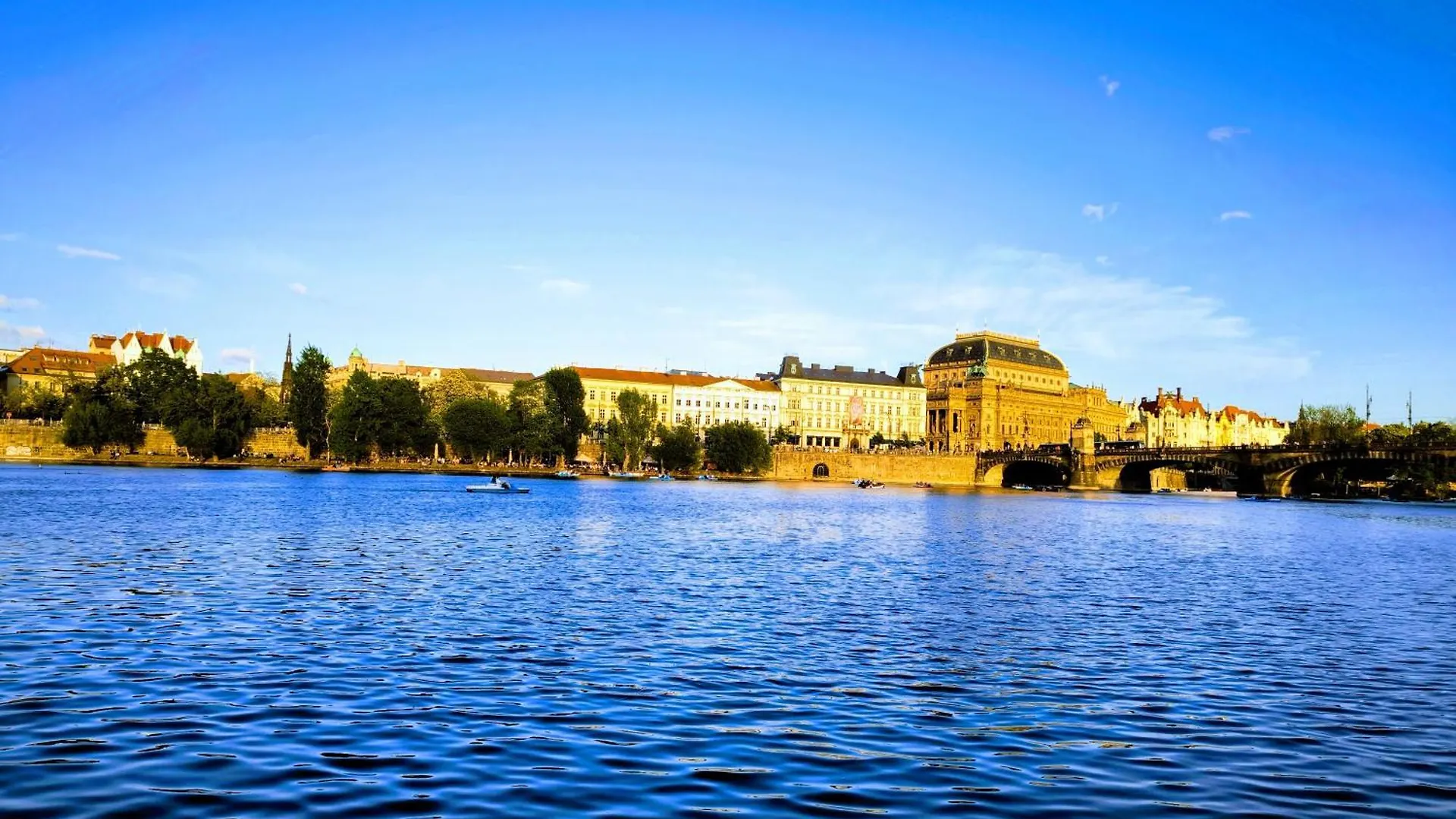 Apartamento Valentinka Minutes Away From Charles Bridge Praga