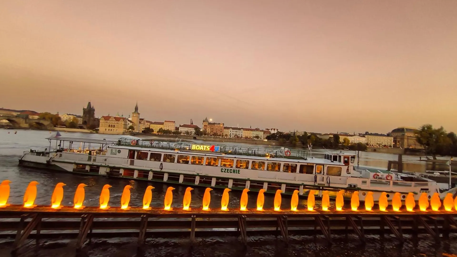 Apartamento Valentinka Minutes Away From Charles Bridge Praga República Checa